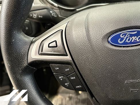 Used 2020 Ford Fusion SE image 12