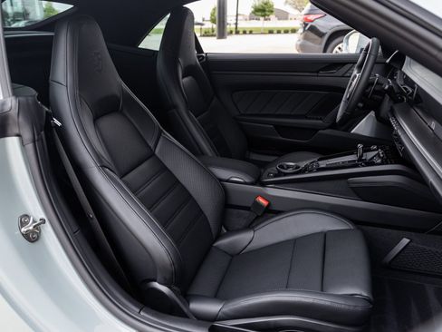 Certified 2026 Porsche 911 Carrera 4S AWD/4WD image 39