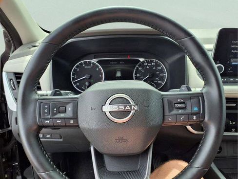 Used 2025 Nissan Rogue SV FWD image 22