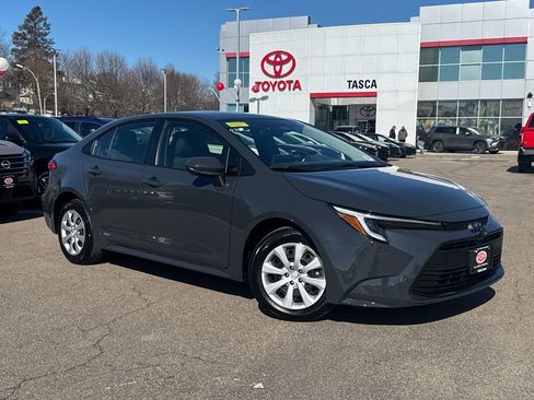 Used 2025 Toyota Corolla LE image 1