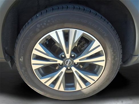 Used 2023 Nissan Rogue SV image 22