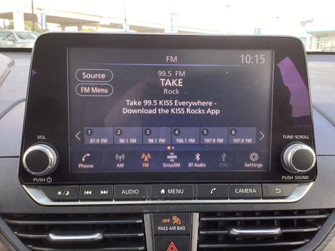 Used 2024 Nissan Altima 2.5 SV FWD image 20