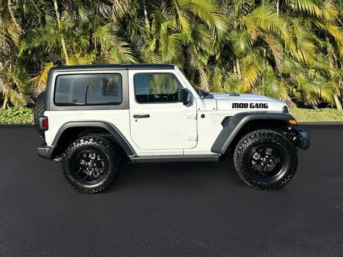Used 2025 Jeep Wrangler Sport AWD/4WD image 4
