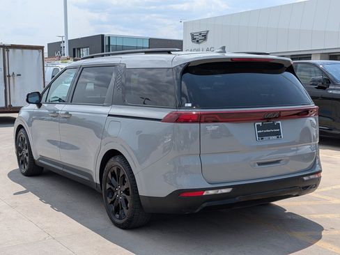 Certified 2024 Kia Carnival SX Prestige FWD image 3