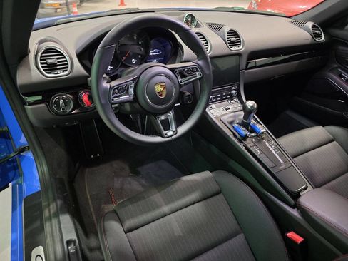 Used 2023 Porsche 718 Cayman w/ Premium Package RWD image 14