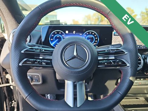 Used 2024 Mercedes-Benz EQB 250+ image 19