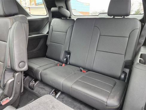 Used 2023 Chevrolet Traverse High Country image 42