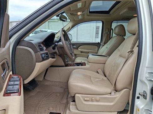 Used 2011 Chevrolet Suburban LTZ image 13