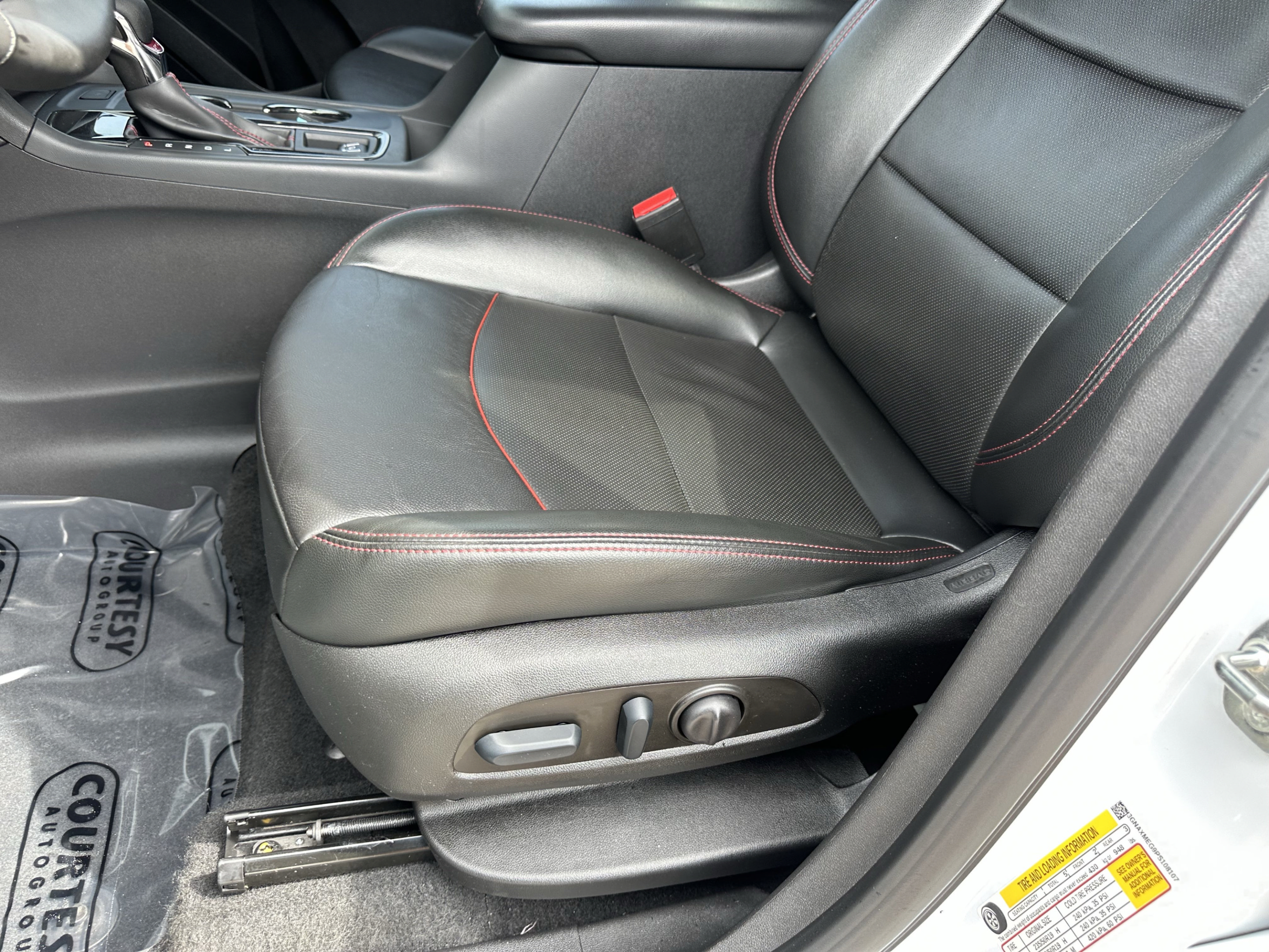 Used 2023 Chevrolet Equinox RS w/ RS Leather Package FWD image 19