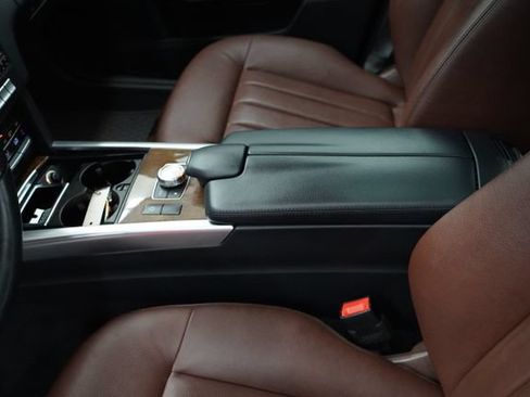 Used 2014 Mercedes-Benz E 250 BlueTEC 4MATIC Sedan image 38