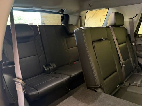 Used 2017 GMC Yukon SLT AWD/4WD image 34