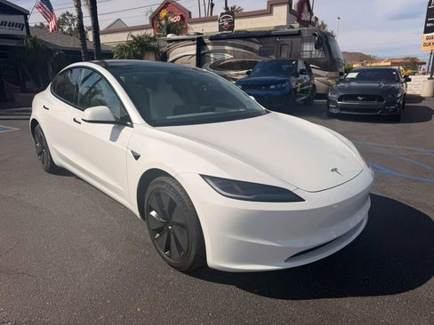 Used 2025 Tesla Model 3 RWD image 1