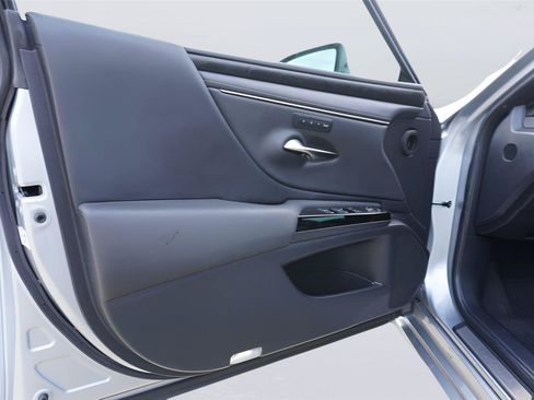 Used 2022 Lexus ES 350 w/ Premium Package FWD image 8