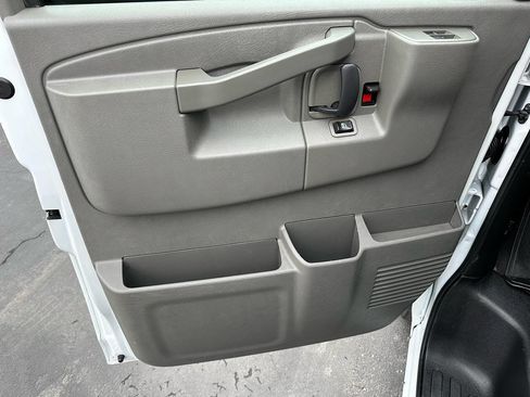 Used 2020 Chevrolet Express 3500 LT w/ LT Preferred Equipment Group image 21