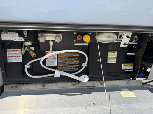 Used 2015 Mercedes-Benz Sprinter 3500 image 16