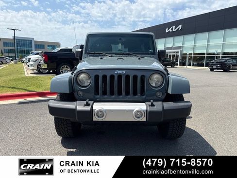 Used 2014 Jeep Wrangler Unlimited Sahara w/ Connectivity Group AWD/4WD image 7