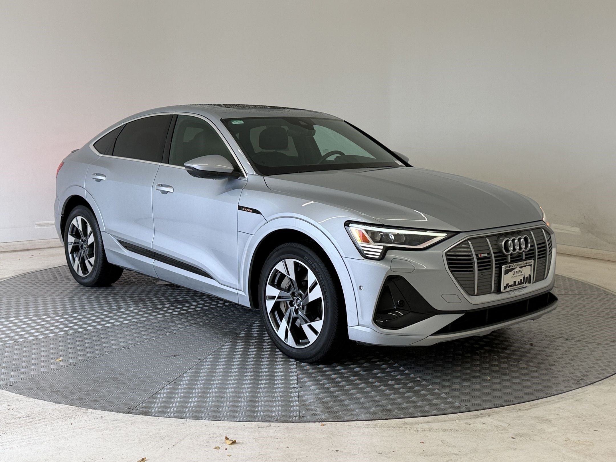 Used 2023 Audi e-tron Premium Plus w/ Premium Plus Package AWD/4WD image 7