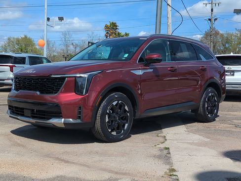 Used 2024 Kia Sorento S image 2