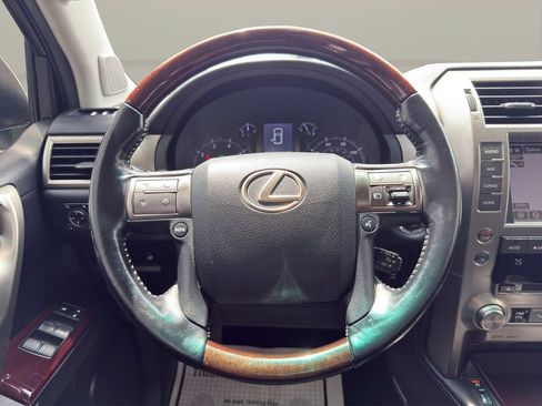 Used 2017 Lexus GX 460 Luxury w/ Sport Design Package AWD/4WD image 10