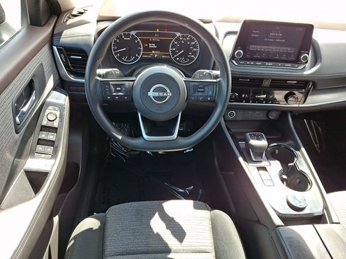 Used 2022 Nissan Rogue SV AWD/4WD image 11