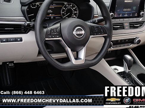 Used 2025 Nissan Altima 2.5 SV image 20