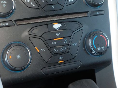 Used 2014 Ford Fusion SE FWD image 24