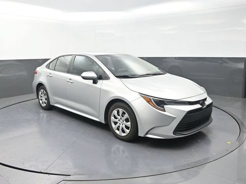 Used 2024 Toyota Corolla LE FWD image 10