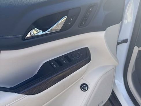 Used 2020 GMC Acadia Denali w/ Denali Ultimate Package image 12