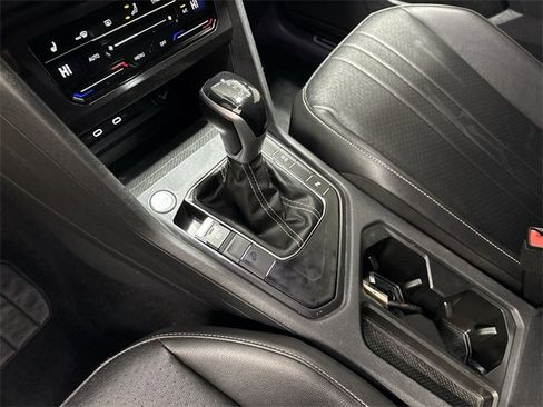 Used 2022 Volkswagen Tiguan SE R-Line image 20