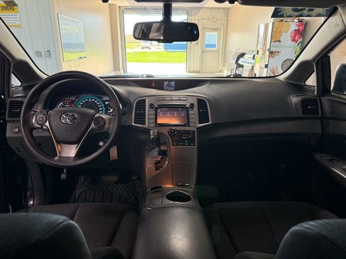 Used 2015 Toyota Venza LE FWD image 13