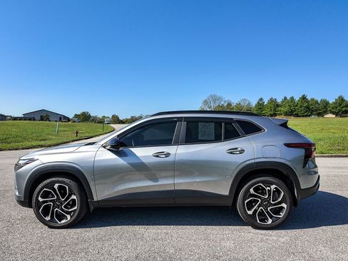 Used 2024 Chevrolet Trax RS w/ Driver Confidence Package image 41