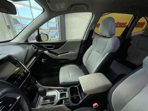 Used 2022 Subaru Forester AWD/4WD image 12