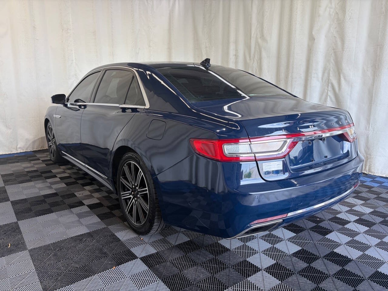 Used 2018 Lincoln Continental Reserve AWD/4WD image 5