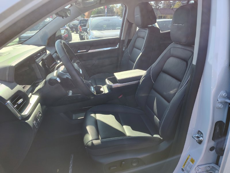 Used 2026 GMC Terrain Denali AWD/4WD image 9