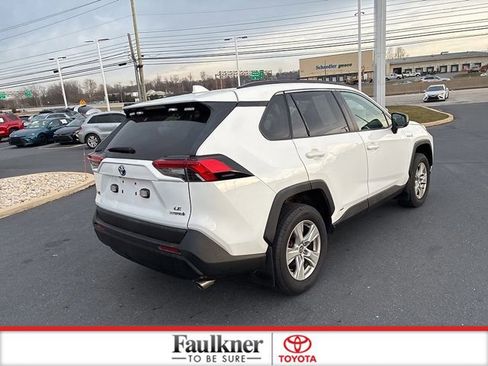 Used 2019 Toyota RAV4 LE image 8