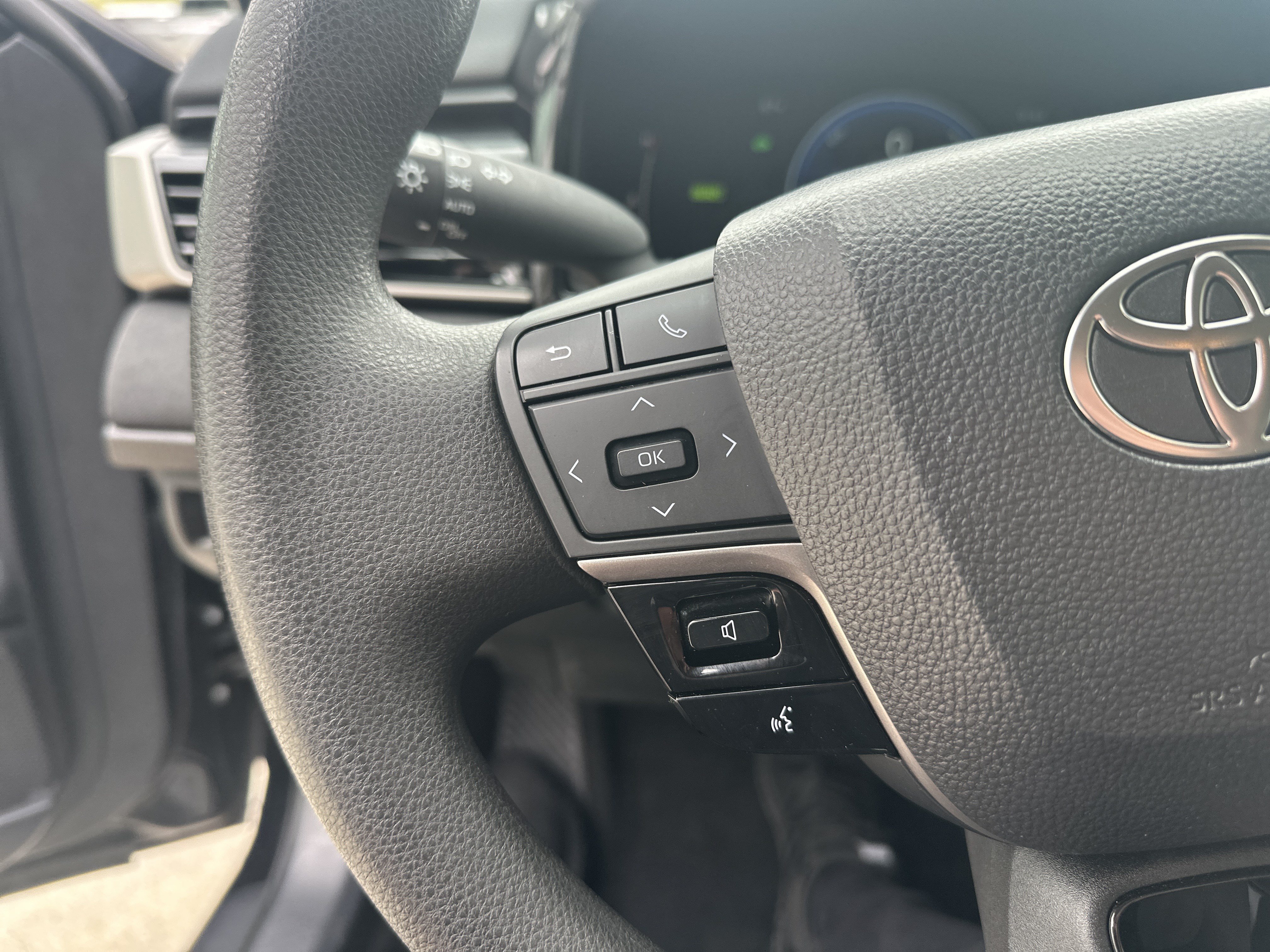 Used 2025 Toyota Camry LE FWD image 18