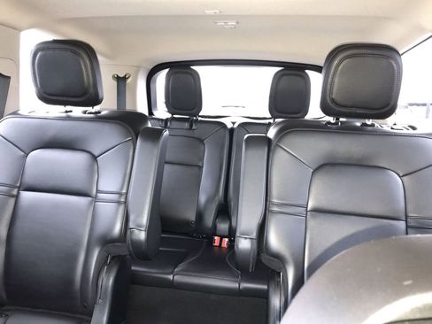 Used 2023 Lincoln Aviator AWD w/ Premium Package image 23