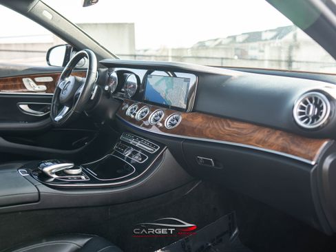 Used 2017 Mercedes-Benz E 300 4MATIC w/ Premium 2 Package image 15