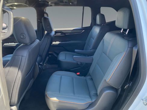 Used 2024 GMC Acadia AT4 AWD/4WD image 13