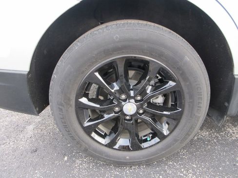 Certified 2020 Chevrolet Equinox LS w/ LS Convenience Package image 9