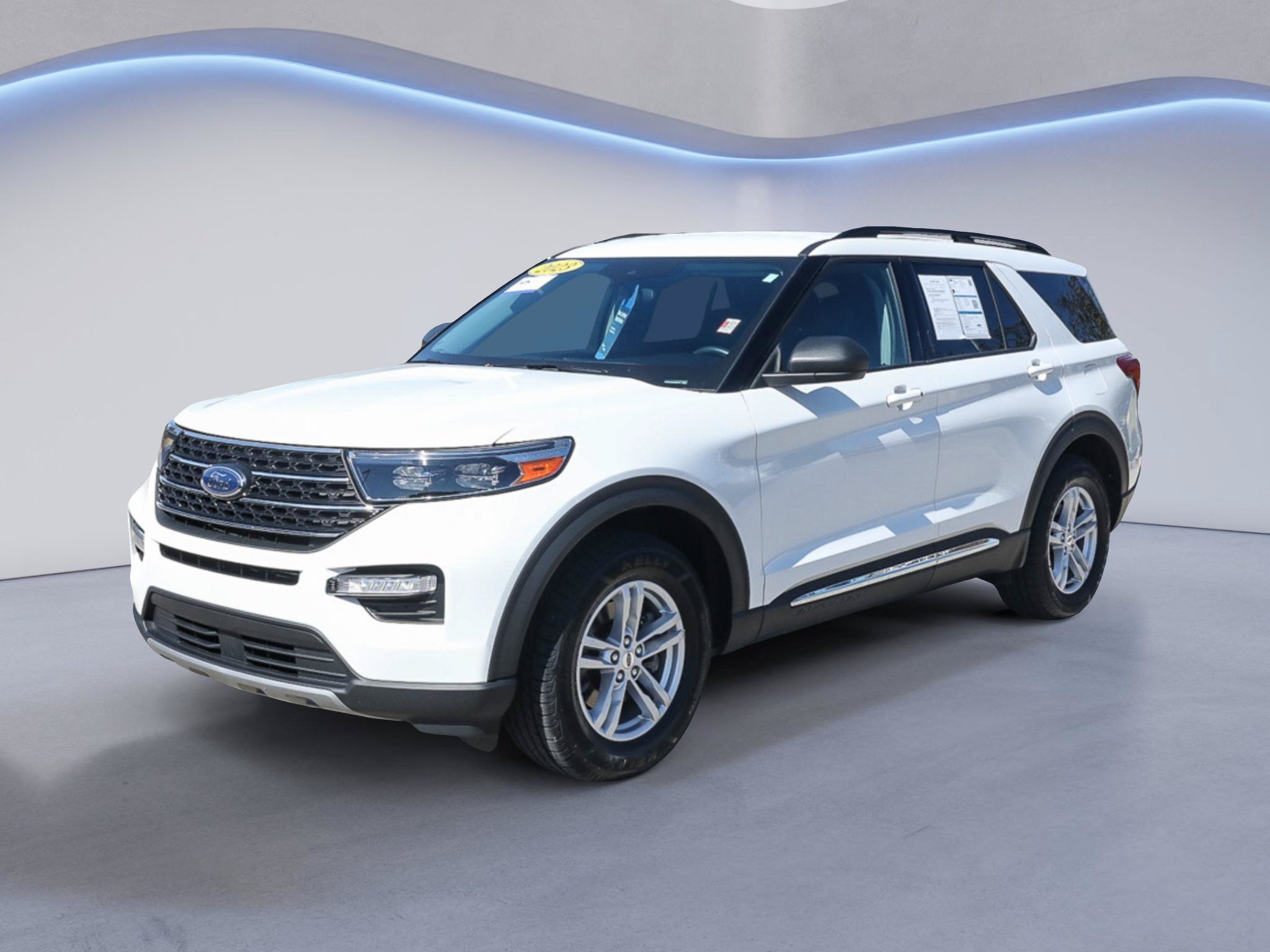 Certified 2023 Ford Explorer XLT w/ Equipment Group 202A AWD/4WD image 2