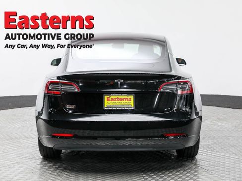 Used 2019 Tesla Model 3 Standard Range image 6