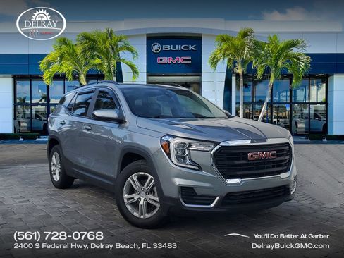 Used 2024 GMC Terrain SLE w/ Driver Convenience Package image 1