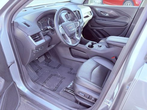 Used 2024 GMC Terrain SLT image 16