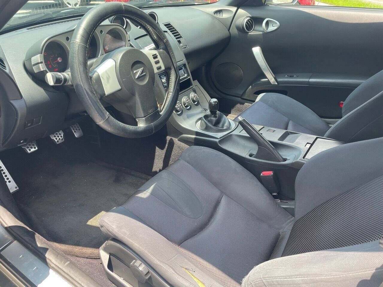 Used 2004 Nissan 350Z Enthusiast w/ Aerodynamics Pkg RWD image 10