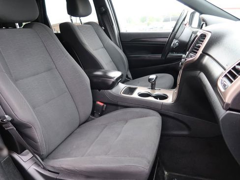 Used 2014 Jeep Grand Cherokee Laredo w/ Quick Order Package 23E AWD/4WD image 9