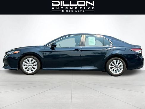 Used 2020 Toyota Camry LE FWD image 7