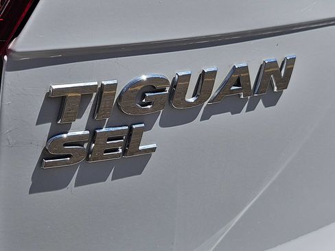 Used 2021 Volkswagen Tiguan SEL Premium R-Line AWD/4WD image 26