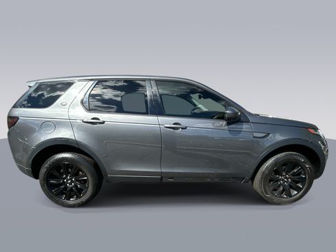 Used 2018 Land Rover Discovery Sport SE AWD/4WD image 2
