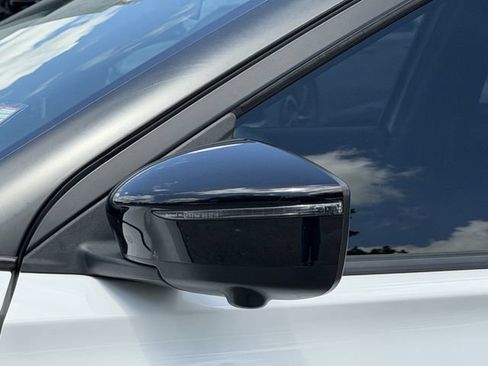 Used 2022 Nissan Kicks SR FWD image 26